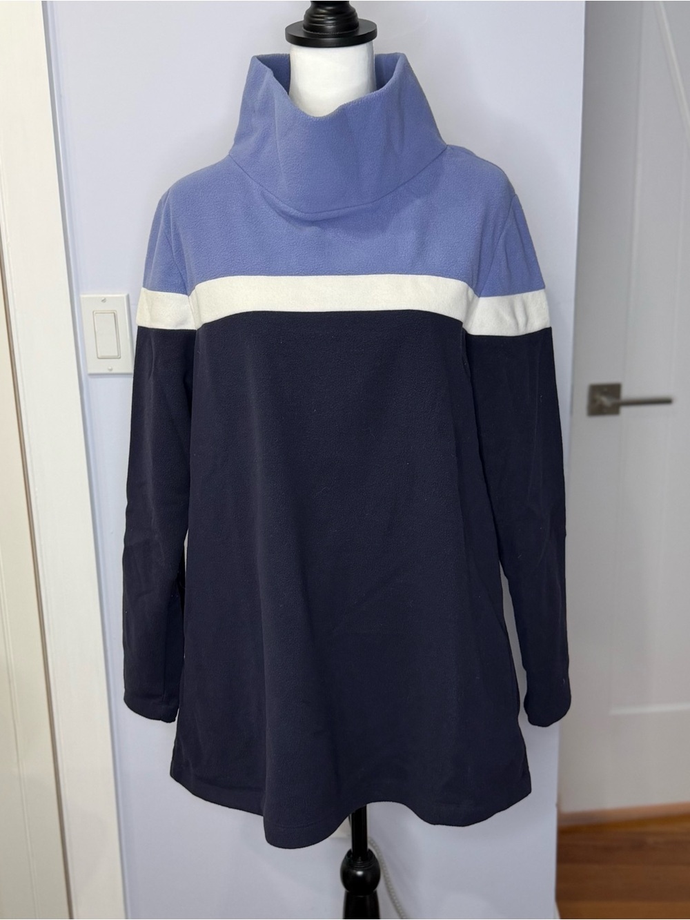 Dudley Stephens Cobble Hill Navy/Lavender/white Colorblock fleece, size XXL,EUC!